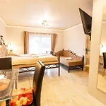 Bells Of - 3 Cosy Private Free Parking Lejlighed