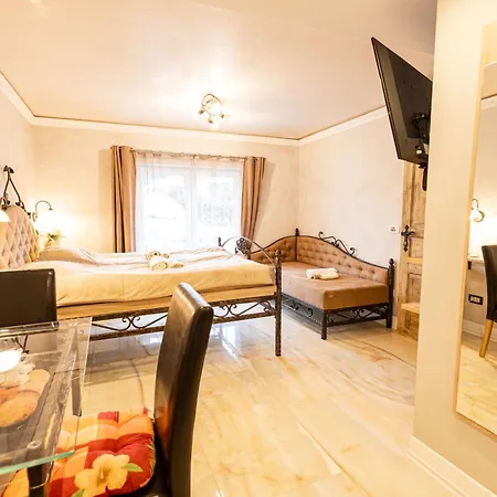 Bells Of - 3 Cosy Private Free Parking Apartment