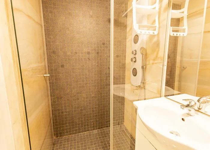 Bells Of - 3 Cosy Private Free Parking Apartament *