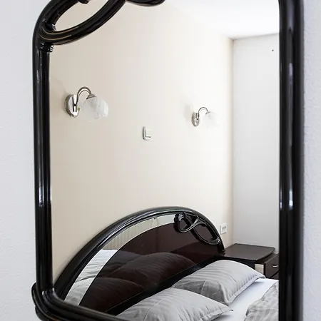 Bells Of - 3 Cosy Private Free Parking Appartement