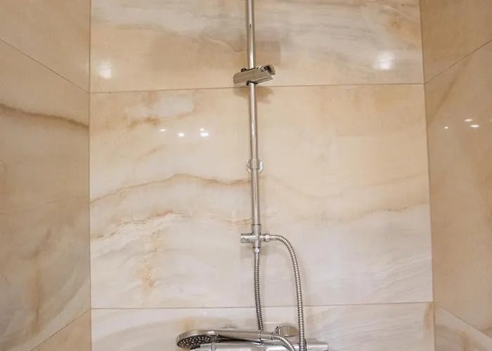 Bells Of - 3 Cosy Private Free Parking *